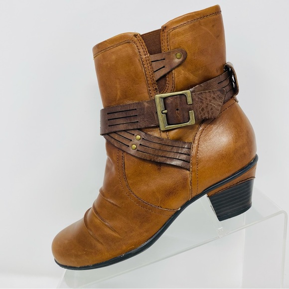 EARTH ODYSSEY 7B Heeled Ankle Booties Almond Tan Brown Leather Buckle Boho Y2K - Picture 16 of 16